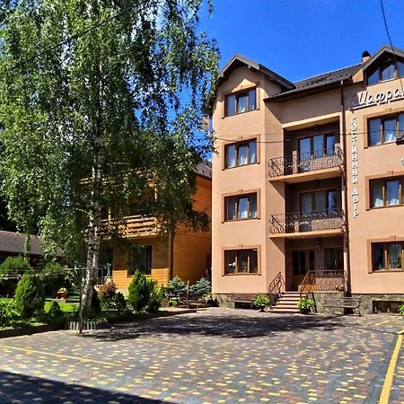 Guest House Shafran ヤレムチャ エクステリア 写真