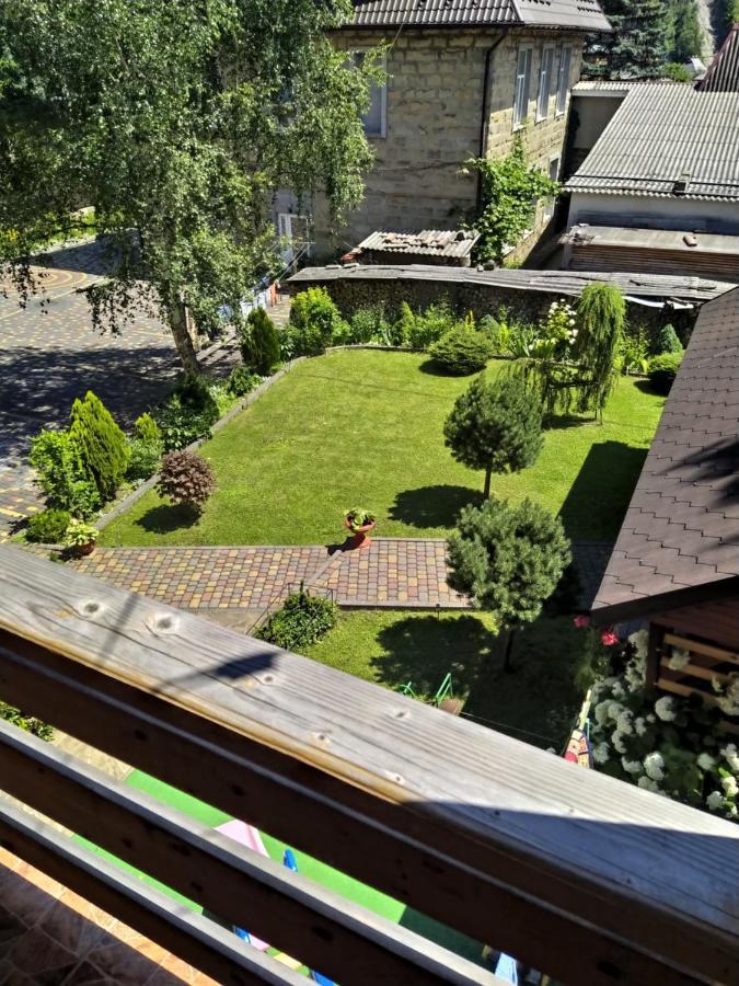 Guest House Shafran ヤレムチャ エクステリア 写真