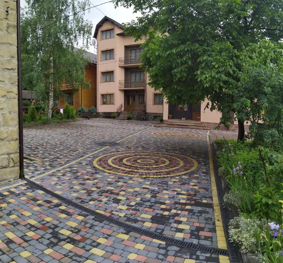 Guest House Shafran ヤレムチャ エクステリア 写真