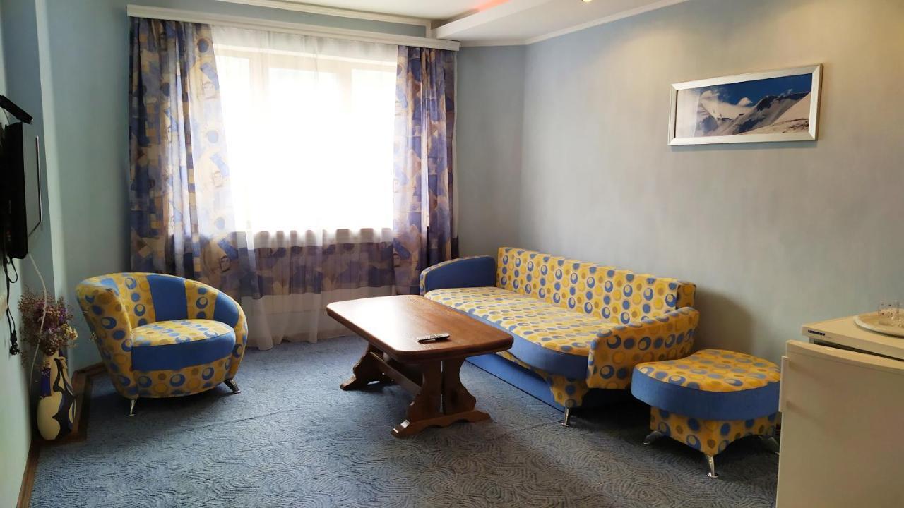 Guest House Shafran ヤレムチャ エクステリア 写真
