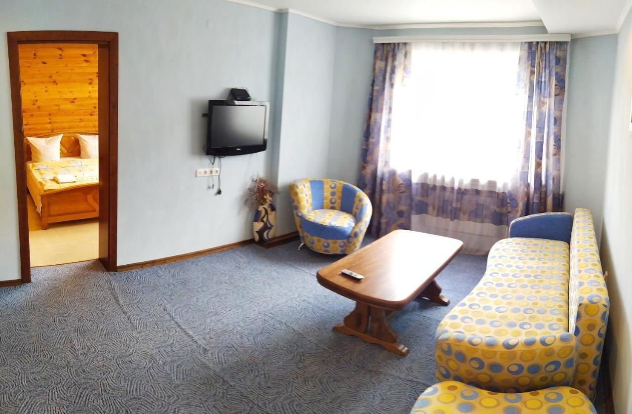 Guest House Shafran ヤレムチャ エクステリア 写真