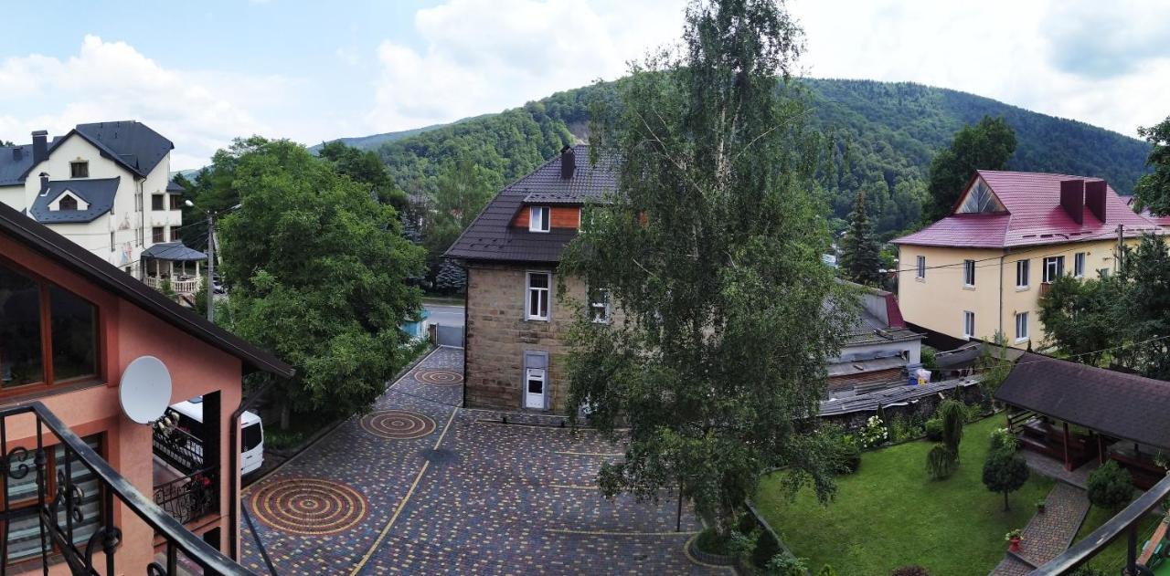 Guest House Shafran ヤレムチャ エクステリア 写真