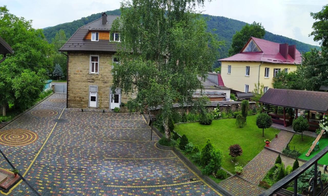 Guest House Shafran ヤレムチャ エクステリア 写真