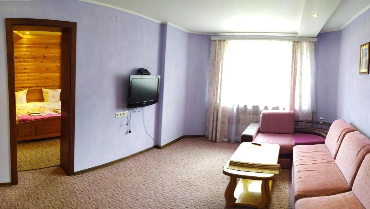 Guest House Shafran ヤレムチャ エクステリア 写真