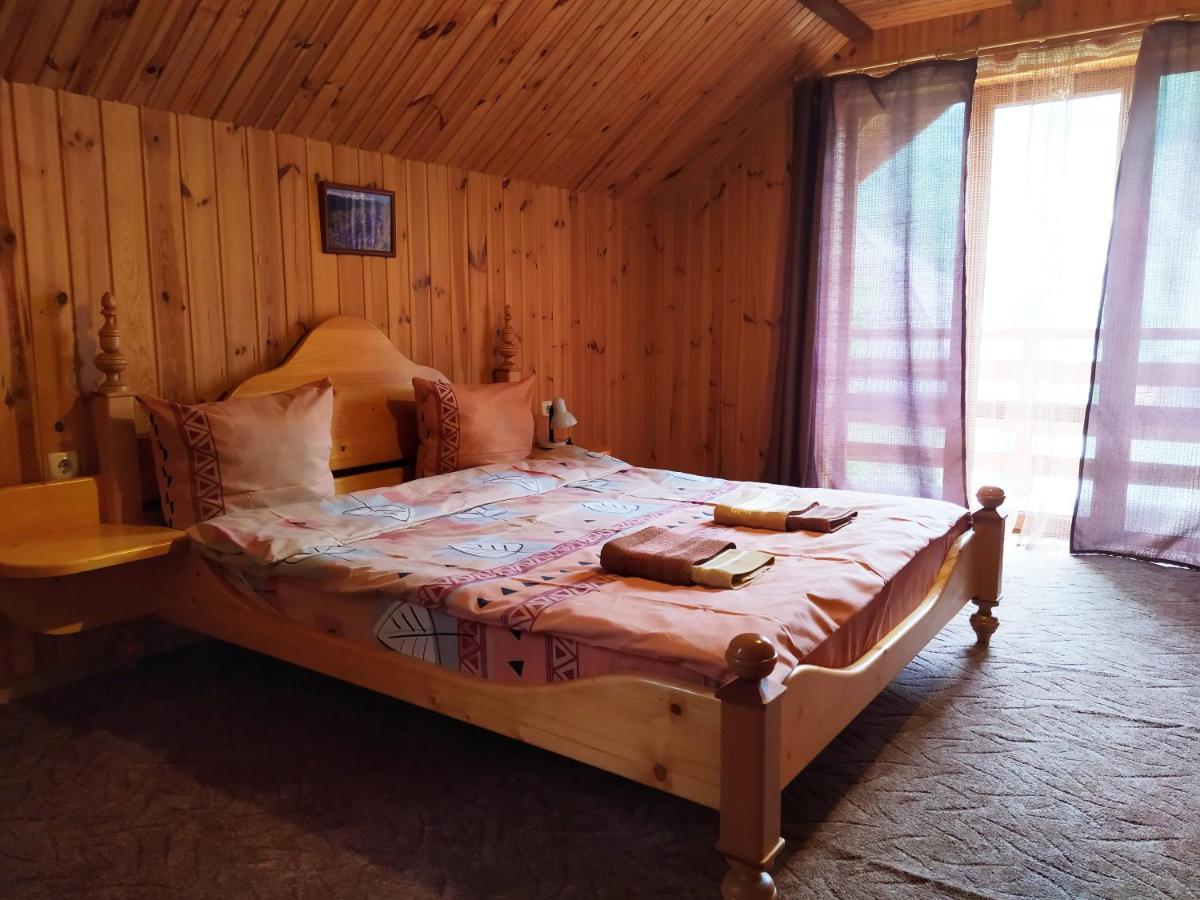 Guest House Shafran ヤレムチャ エクステリア 写真
