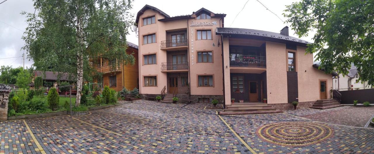 Guest House Shafran ヤレムチャ エクステリア 写真